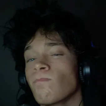 chat with ai character: Dominic