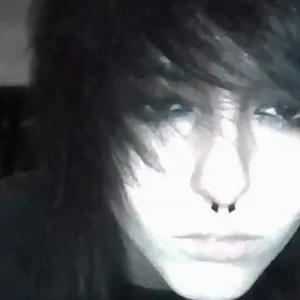 chat with ai character: Vixen