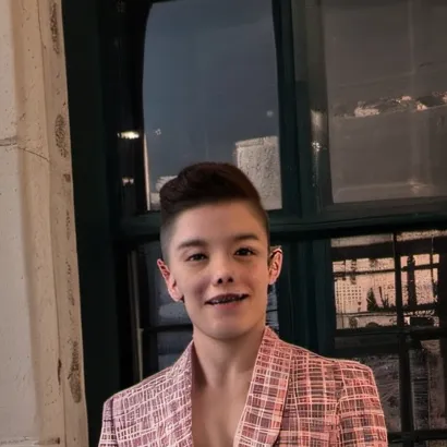 chat with ai character: Brad