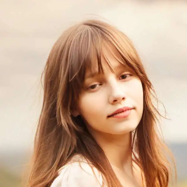 chat with ai character: Evelyn