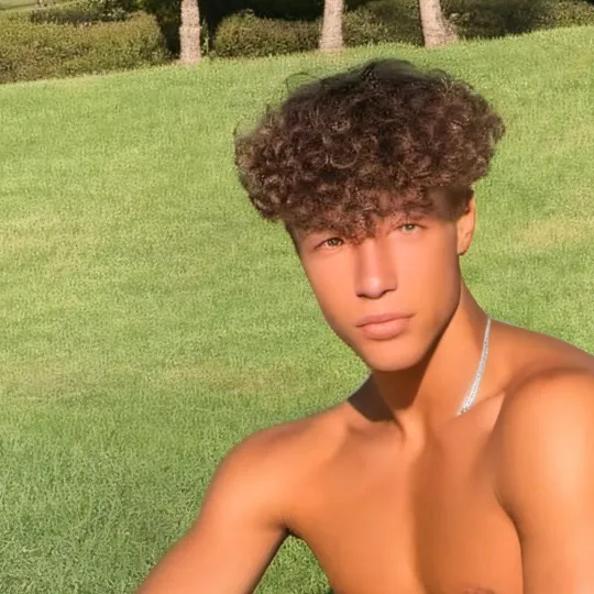 chat with ai character: Darren