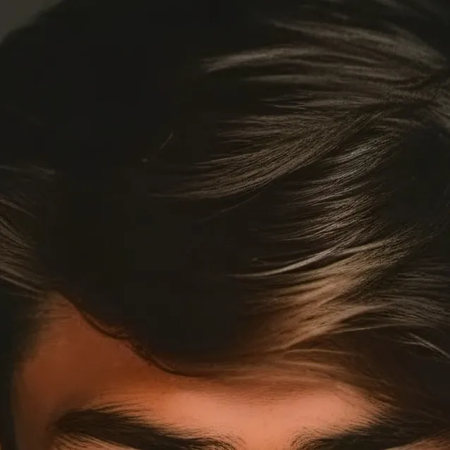 chat with ai character: Sean