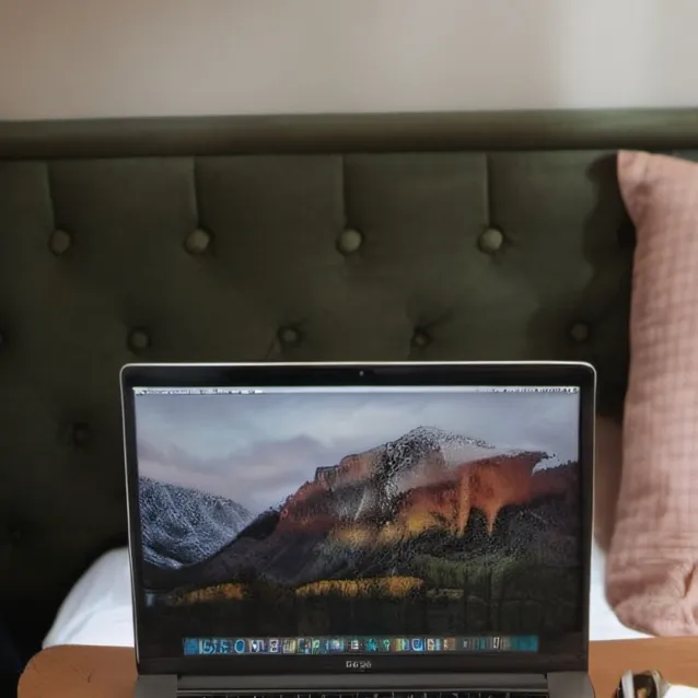 chat with ai character: MacOS tiger