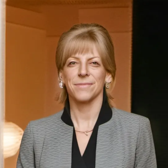 chat with ai character: Julia