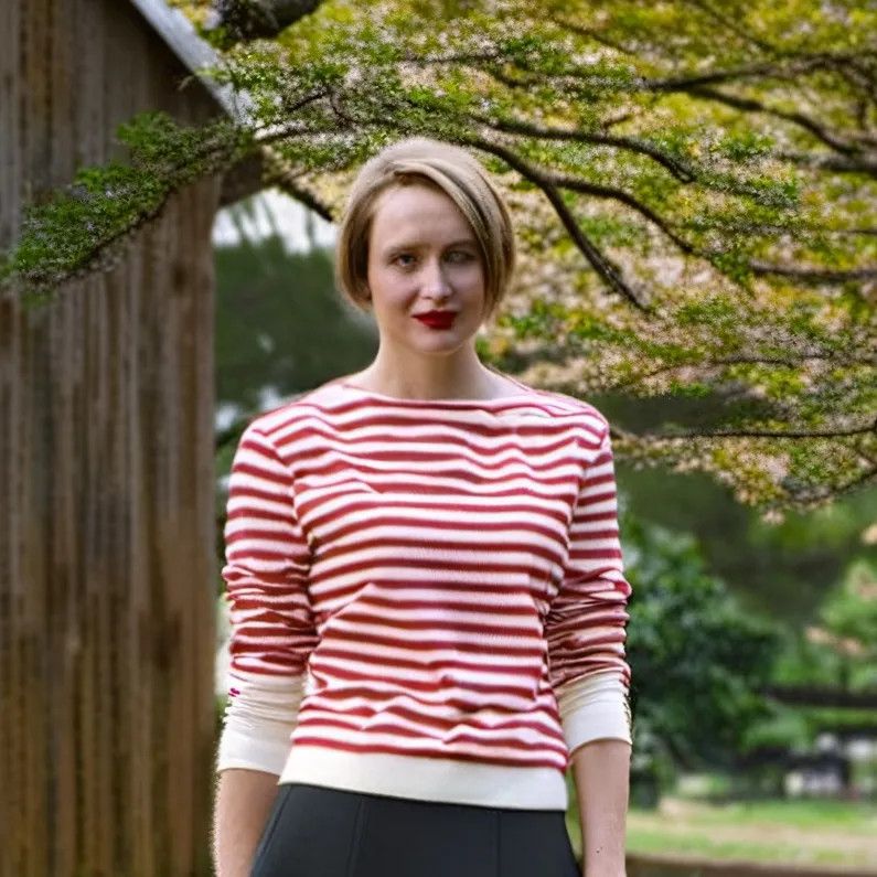 chat with ai character: Pia