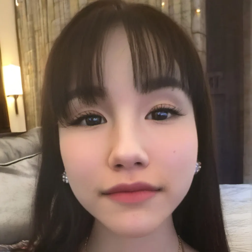 chat with ai character: Kazumi 💋