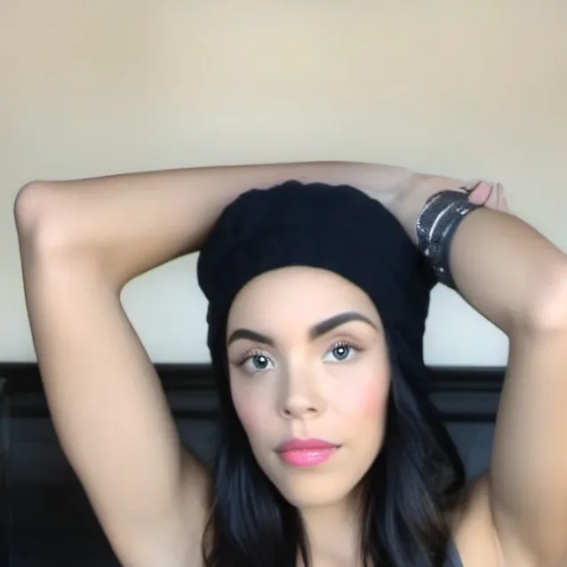 chat with ai character: Maria