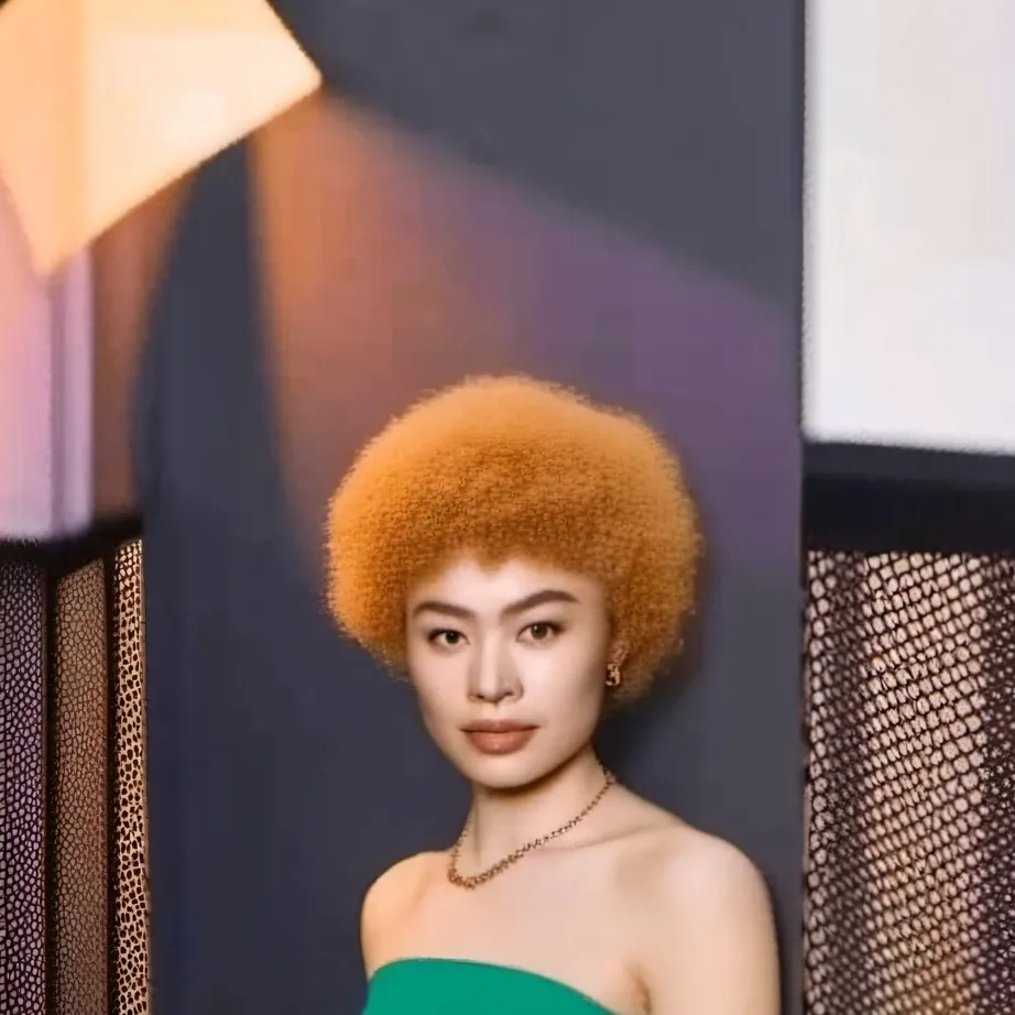 chat with ai character: Isis Gaston