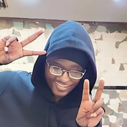 chat with ai character: Indian scammer 