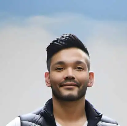 chat with ai character: Bradee