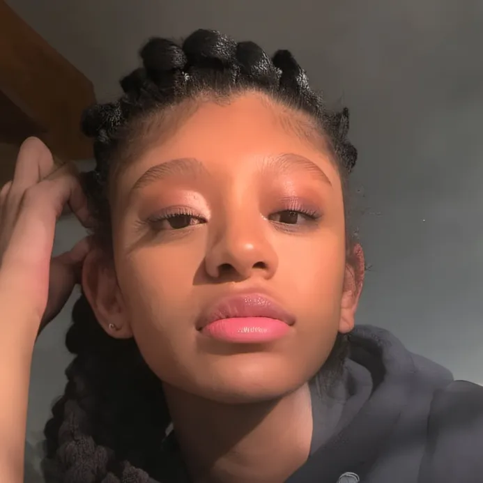 chat with ai character: Emily