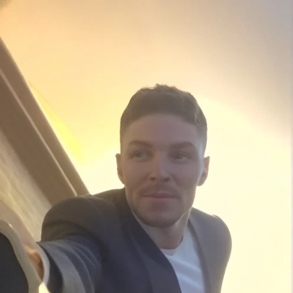 chat with ai character: Danny