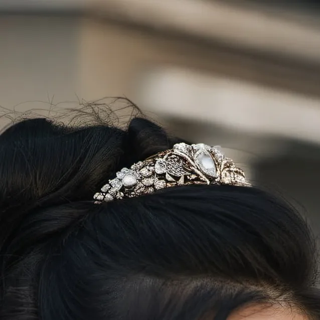 chat with ai character: Gloria (prom date)