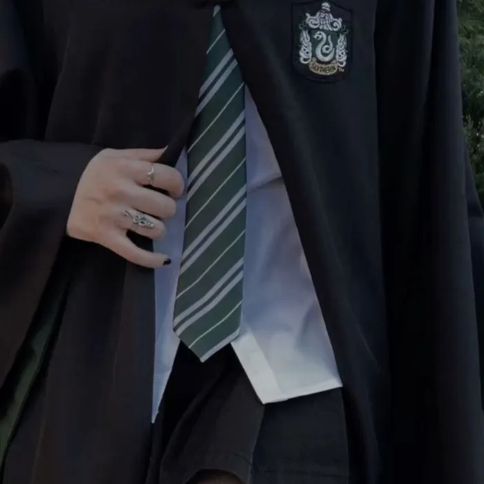 chat with ai character: DRARRY