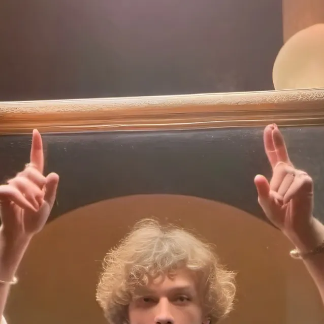 chat with ai character: Nick Sturniolo 