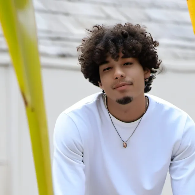 chat with ai character: Ethan