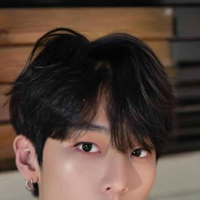 chat with ai character: Sunoo