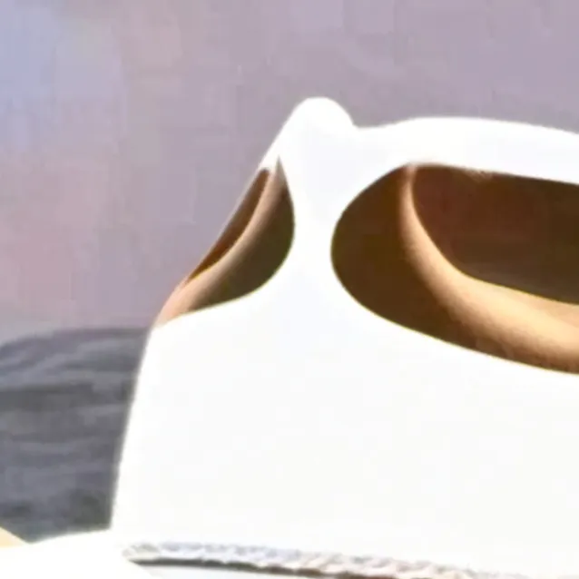 chat with ai character: Kuya kim-paruu