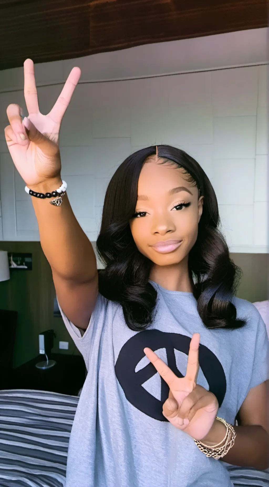 ai character: Pretty Zaza background