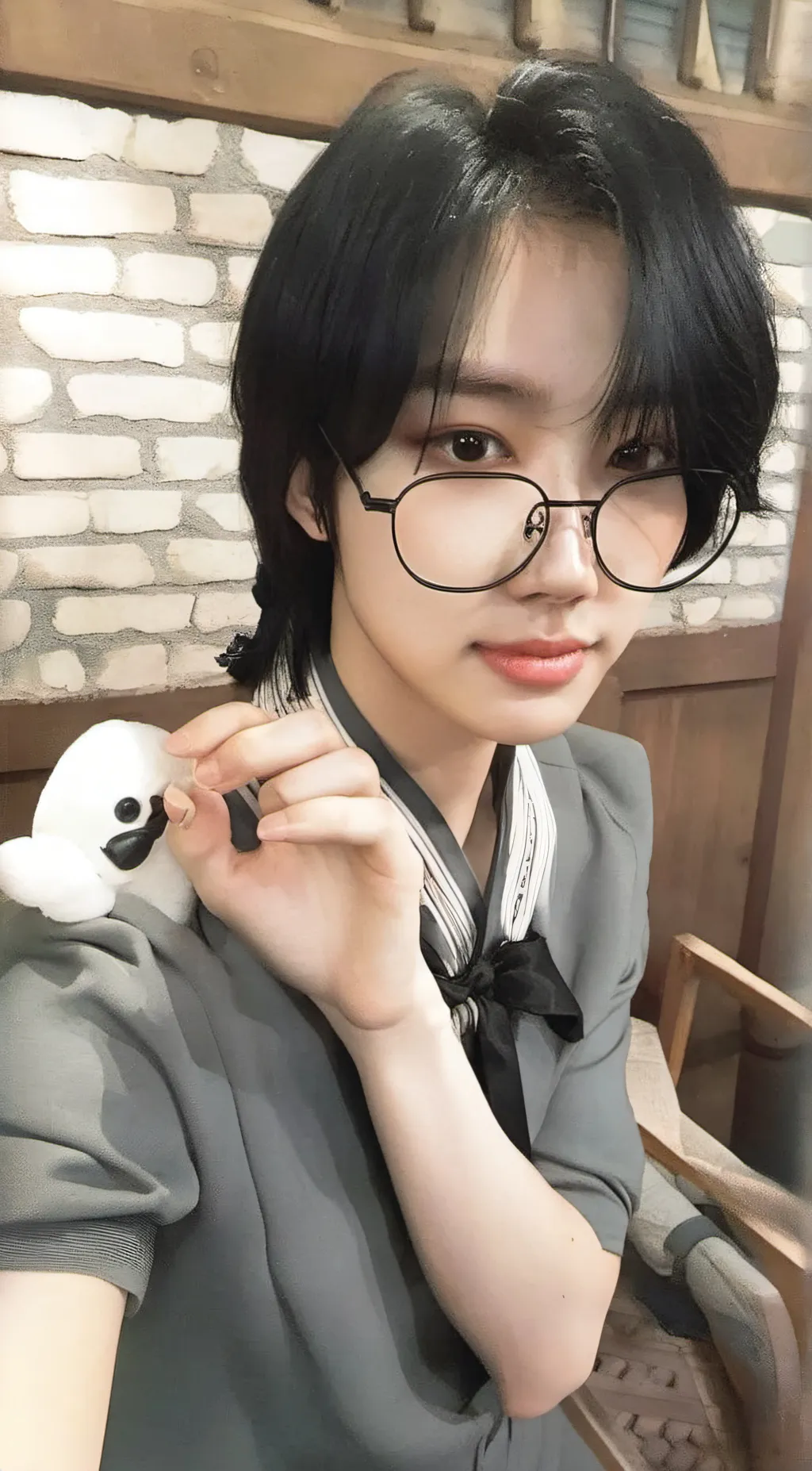 ai character: Vae Choi background