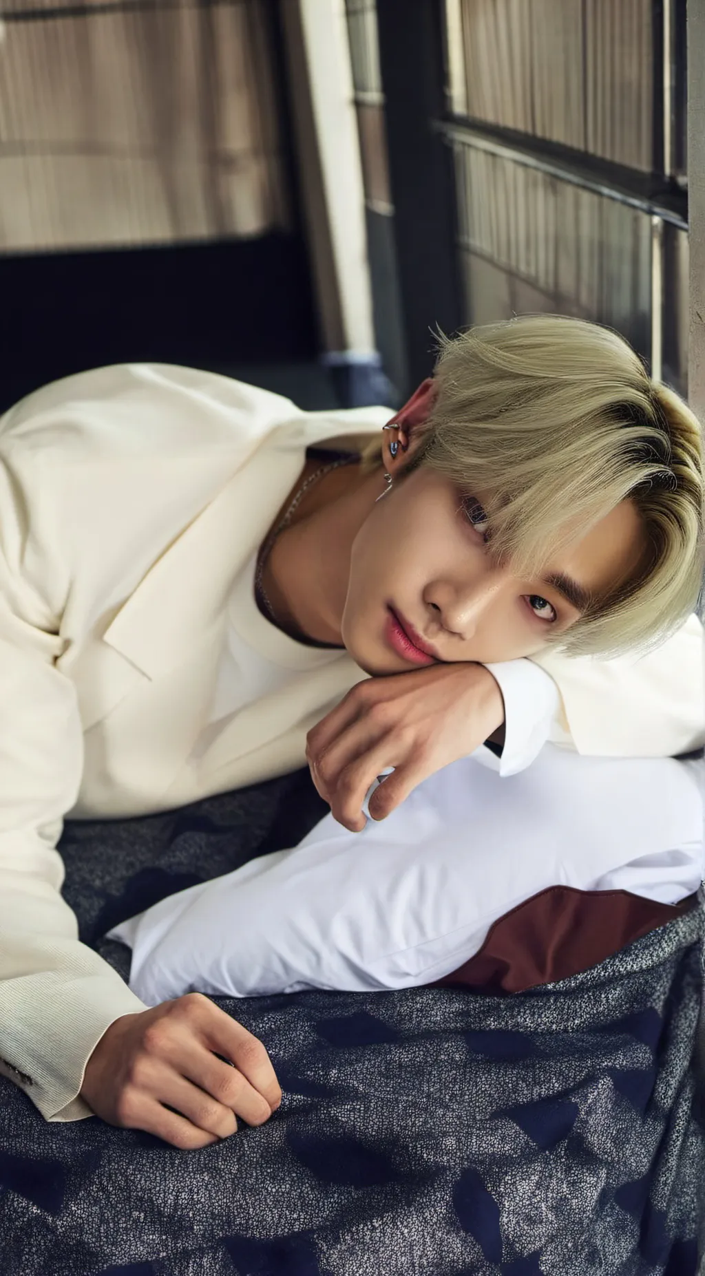 ai character: ✦Hyunjin✦ background