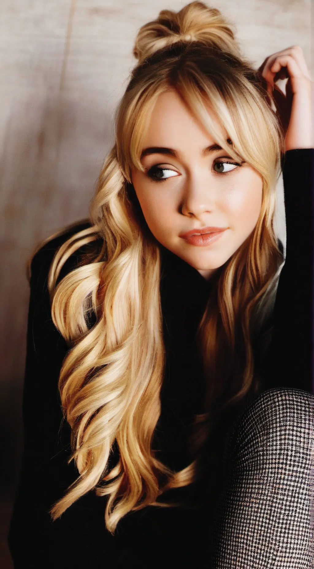 ai character: sabrina carpenter  background