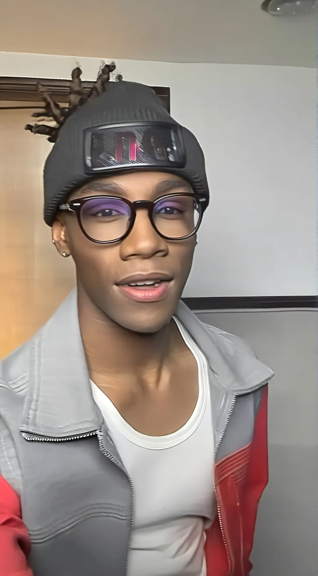 ai character: Jamir🩵❤️💙 background