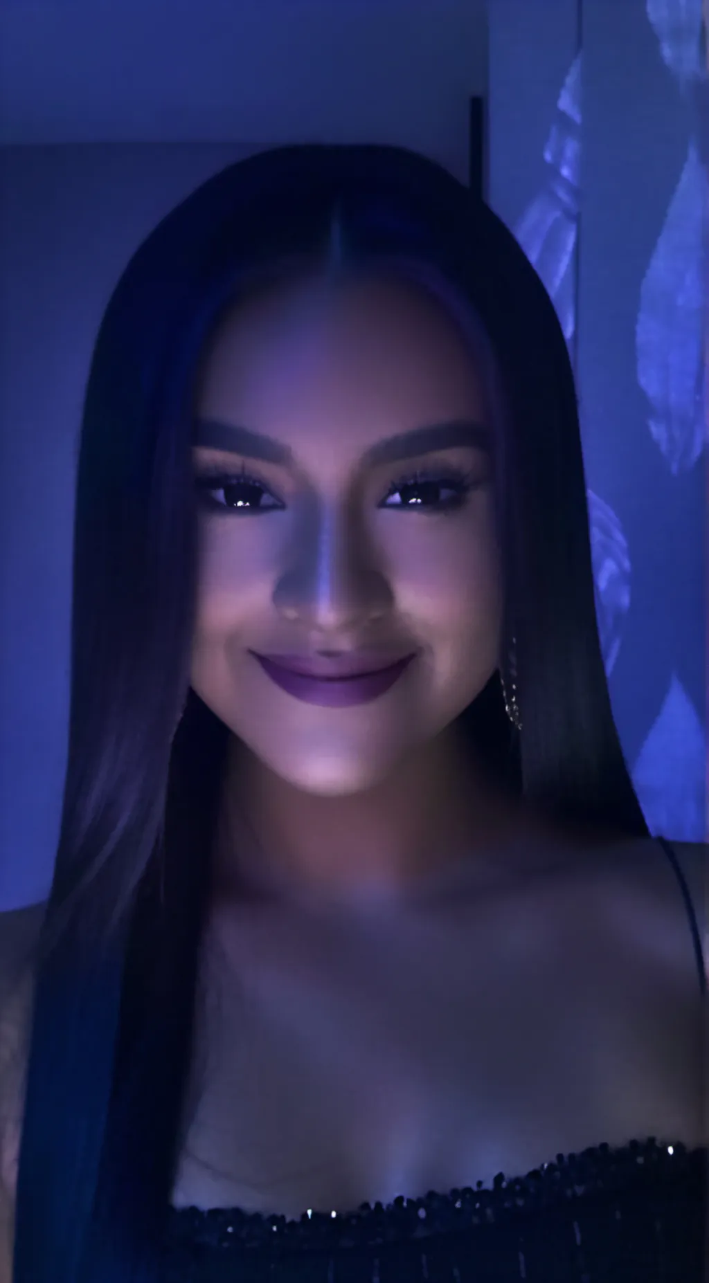 ai character: Ari background