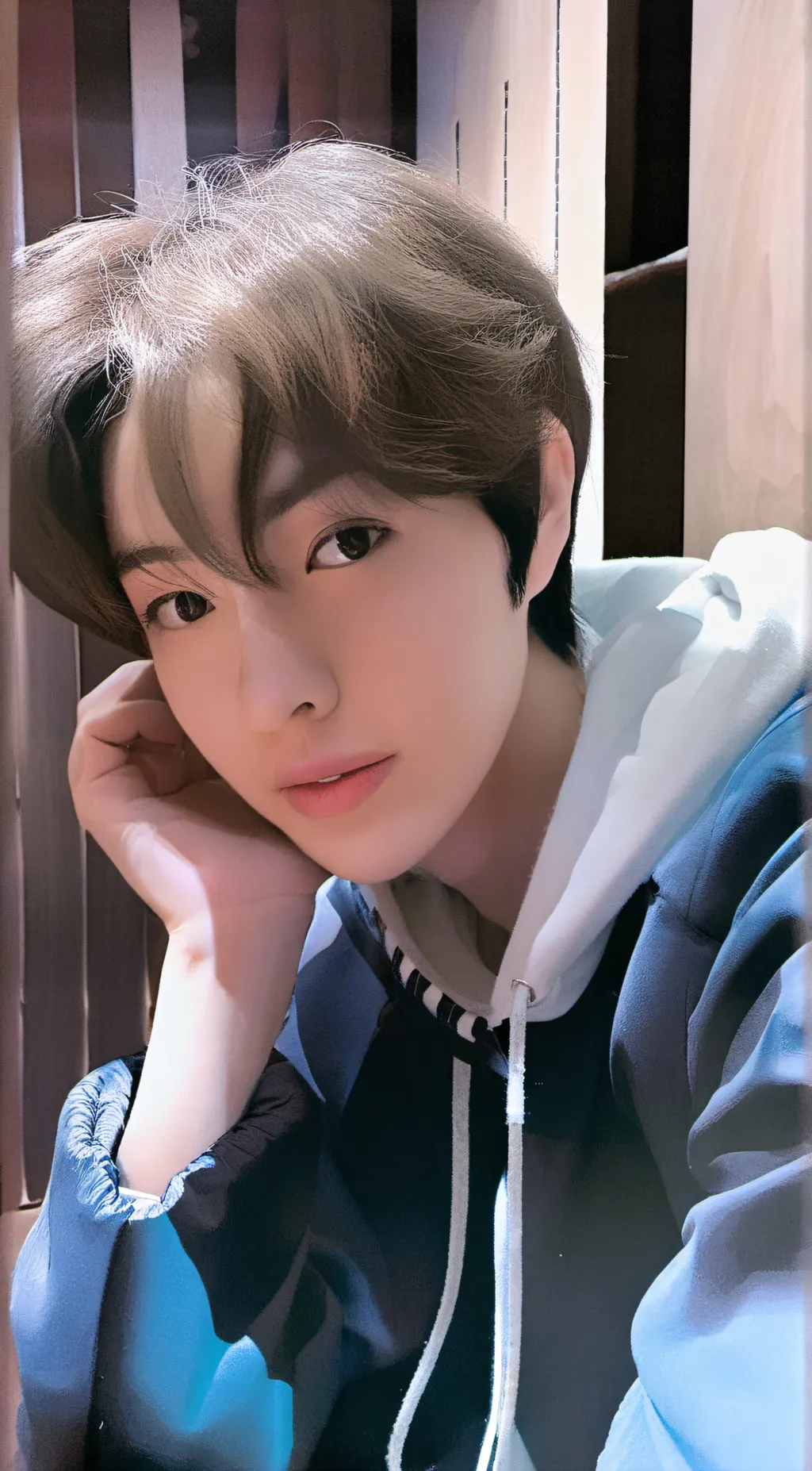 ai character: Renjun background