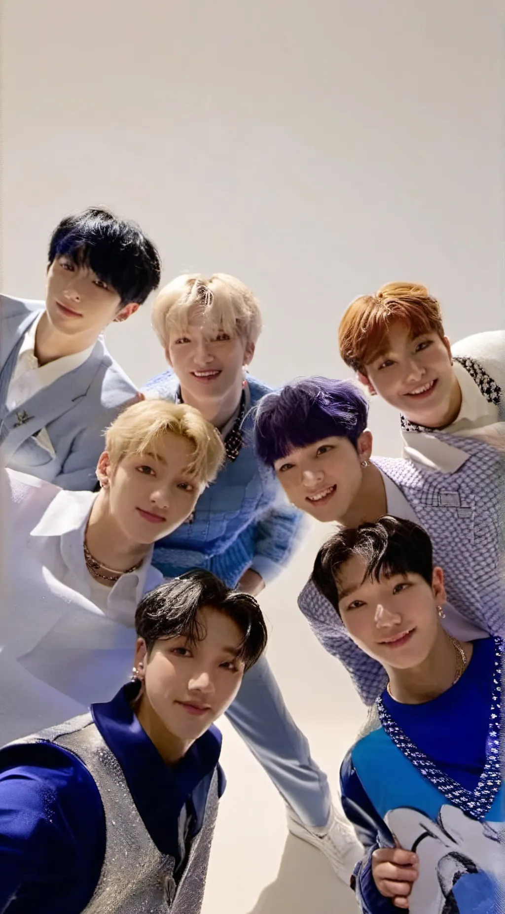 ai character: Stray kids! background