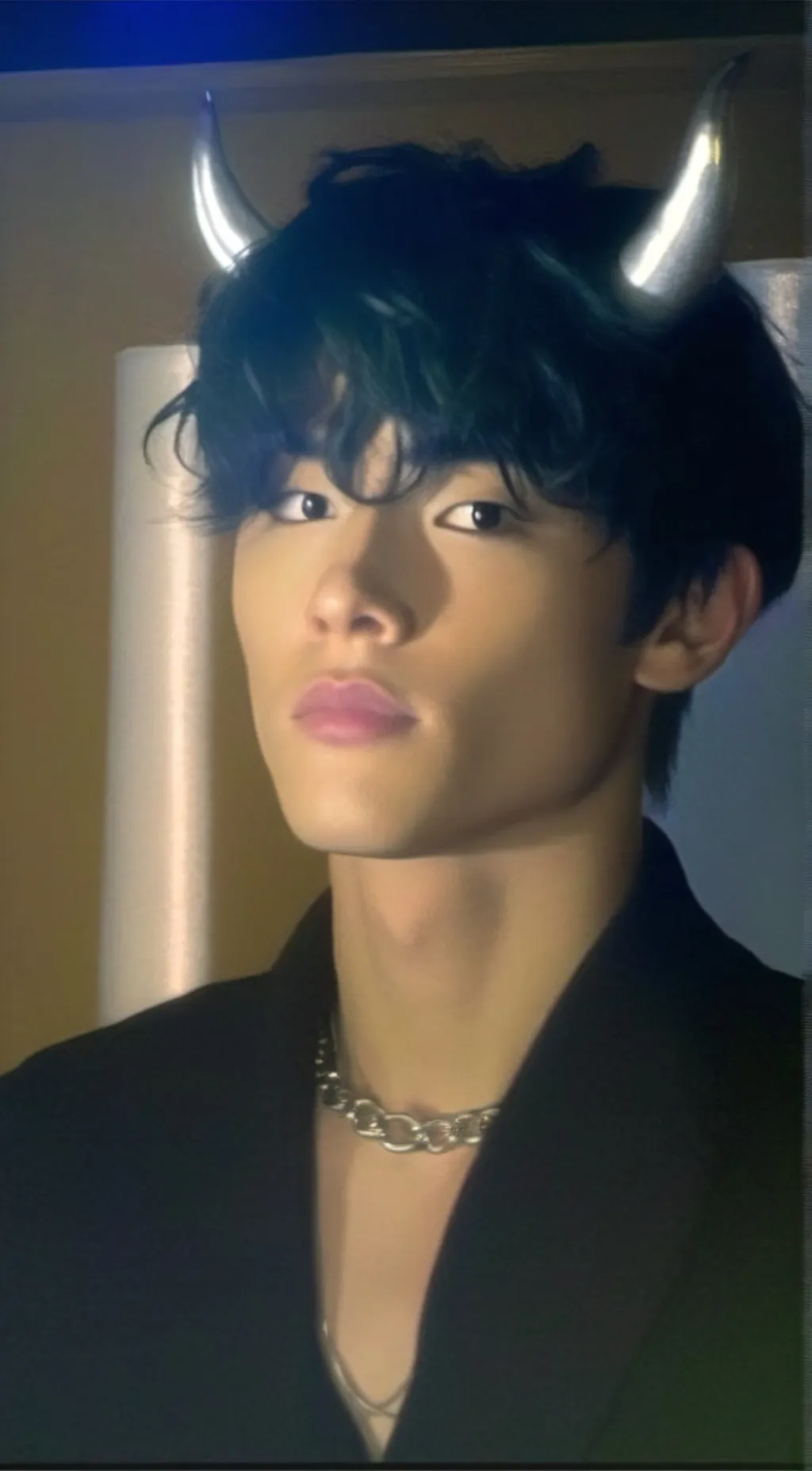 ai character: Oscar  background