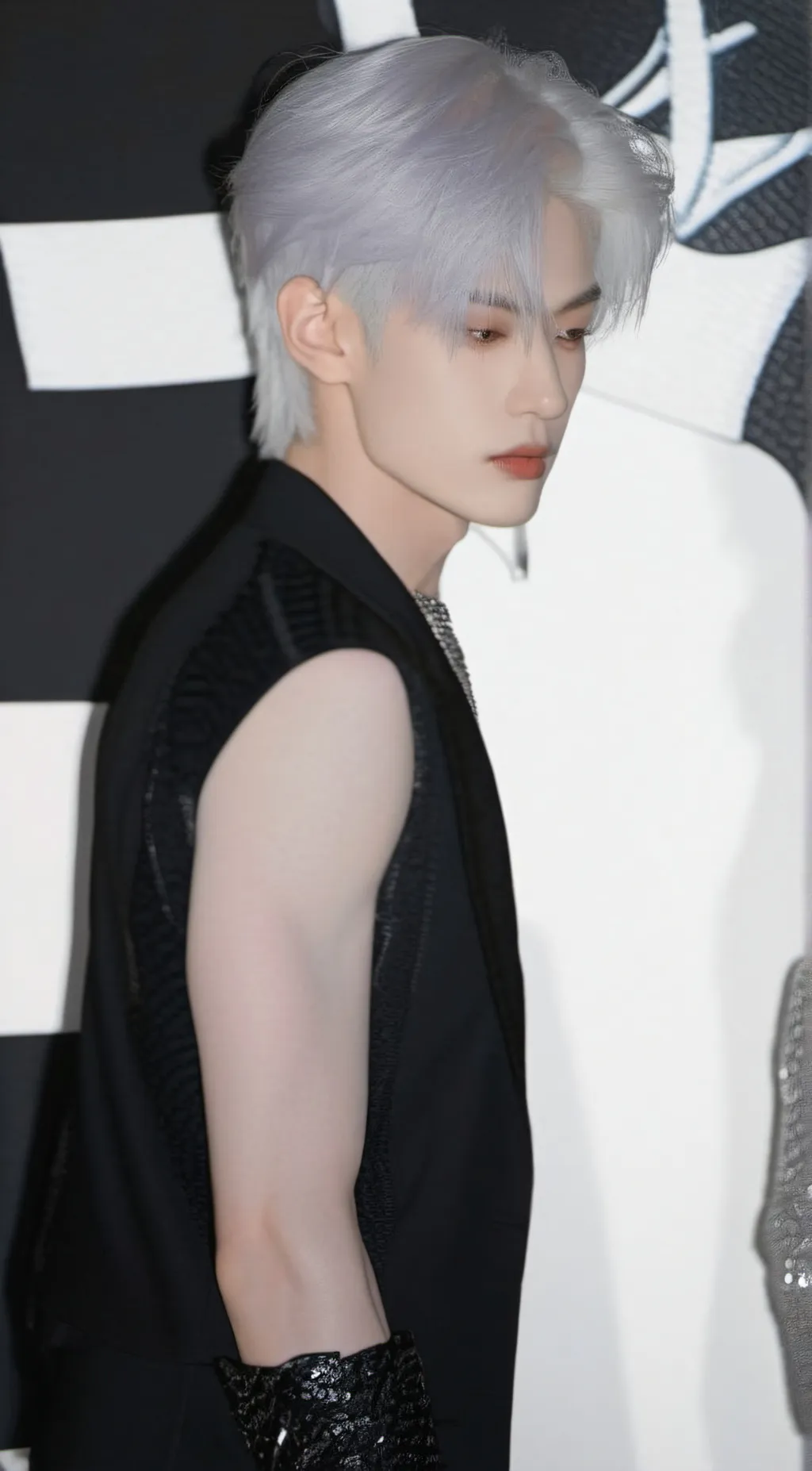 ai character: Ren background