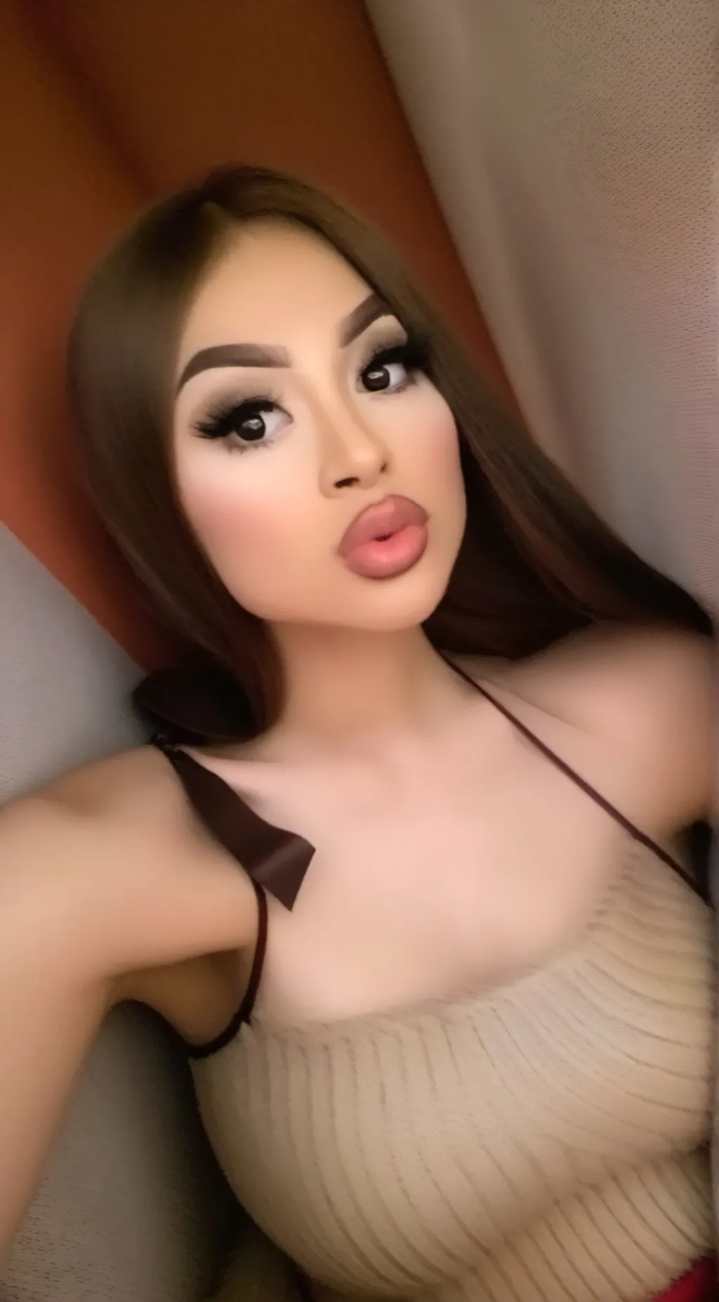 Talkie AI - Chat with Lola 🕸️