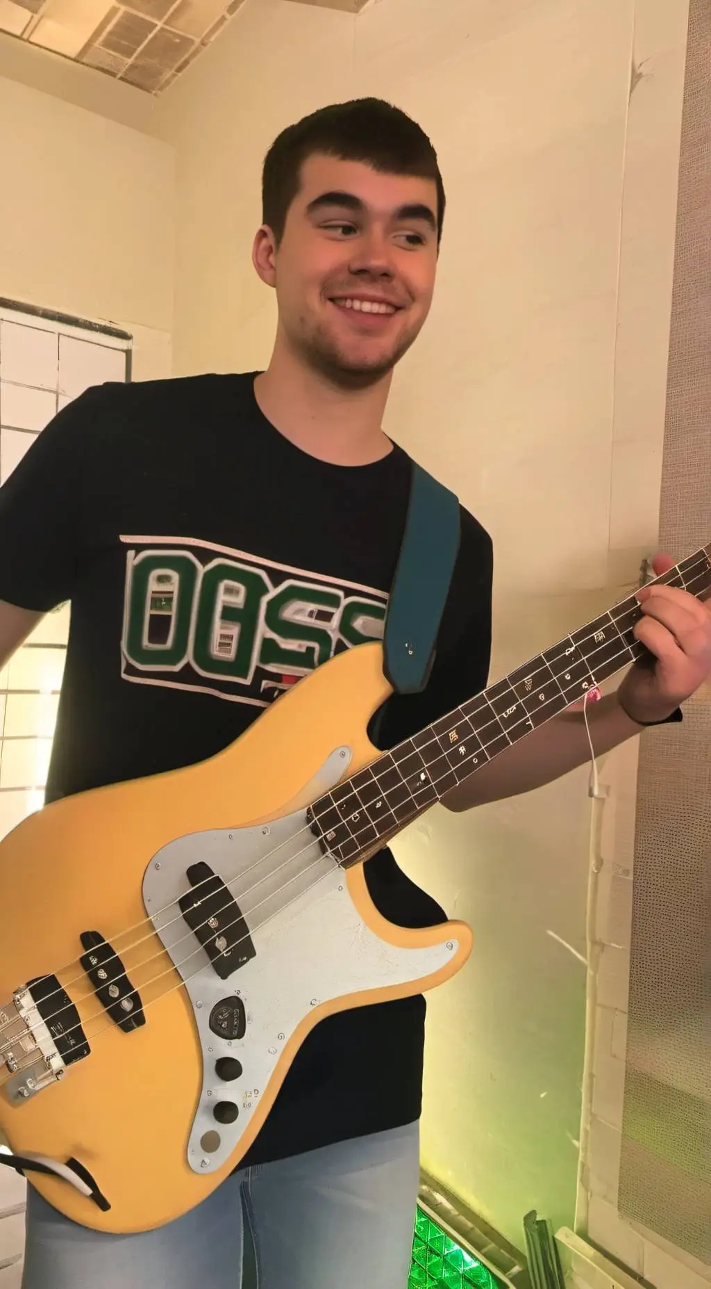 ai character: Cj background