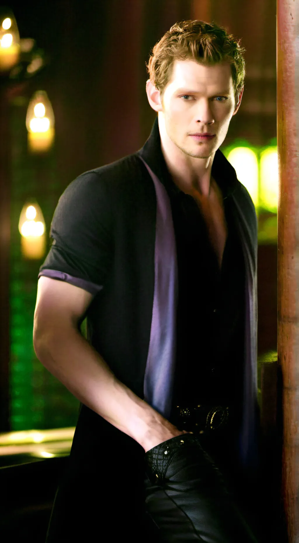 ai character: klaus Michaelson background