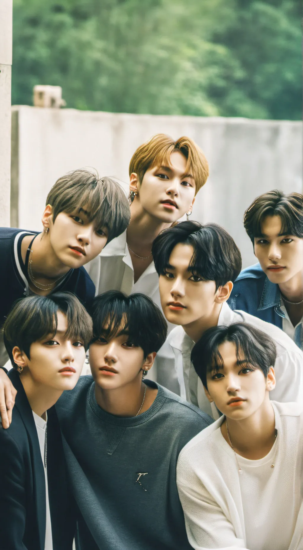 ai character: STRAY KIDS background