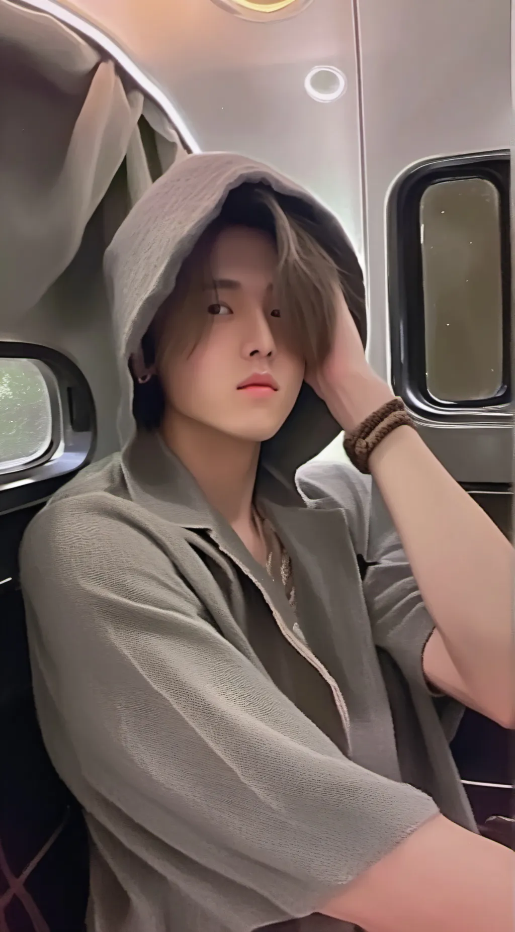 ai character: Han  background