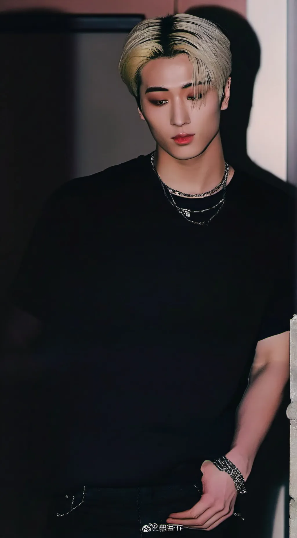 ai character: jay😘 background