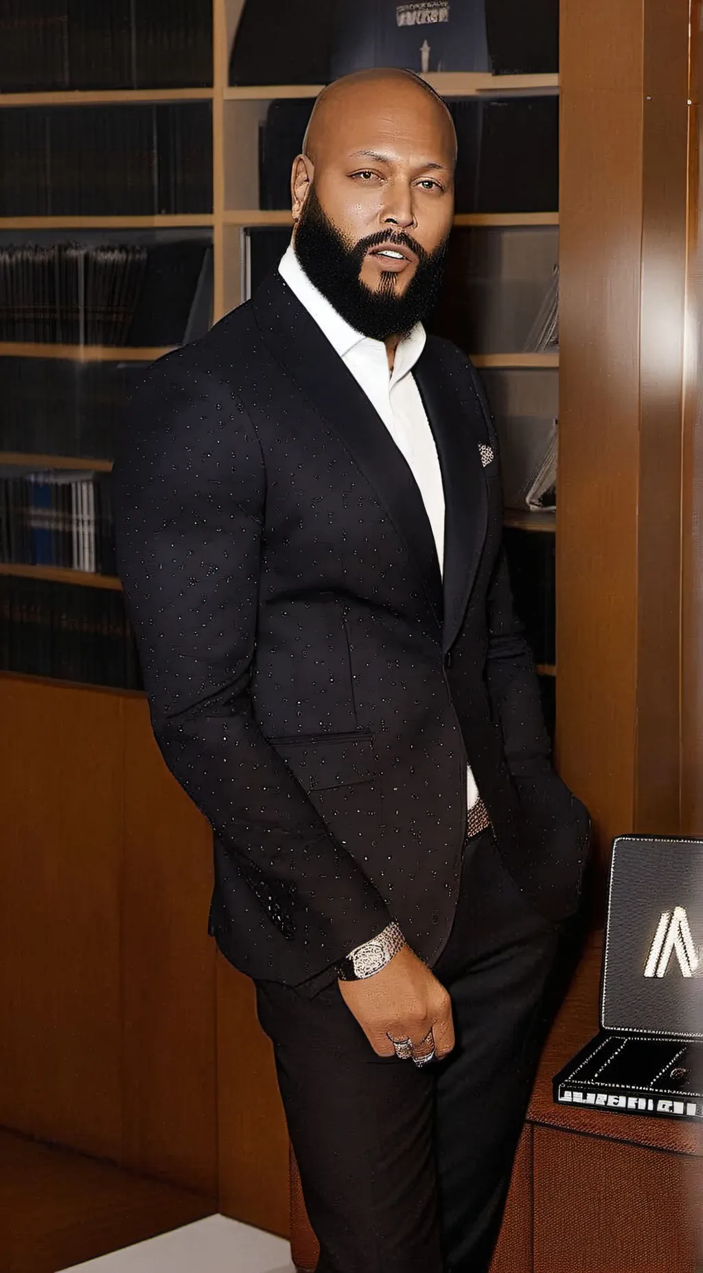 ai character: Suge Knight background