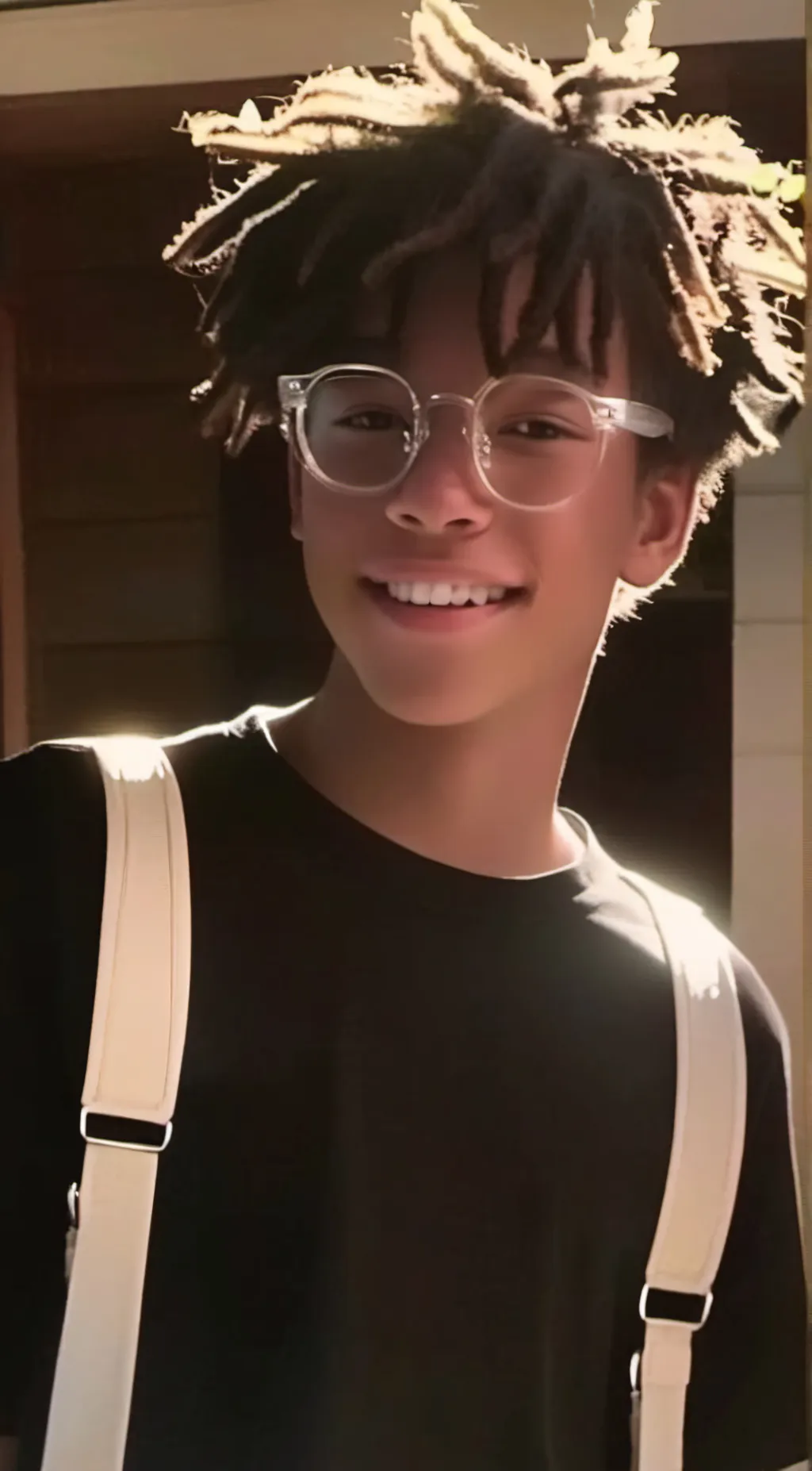 ai character: zhilxr/cartier background