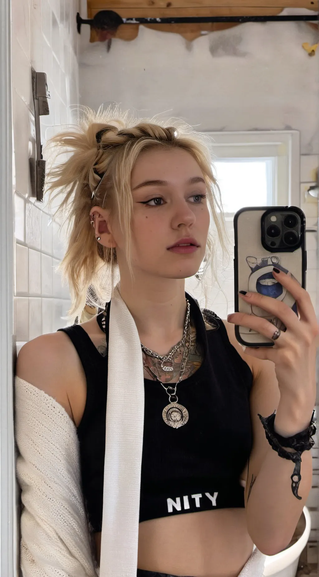 ai character: 🕷️✨rae✨🕷️ background