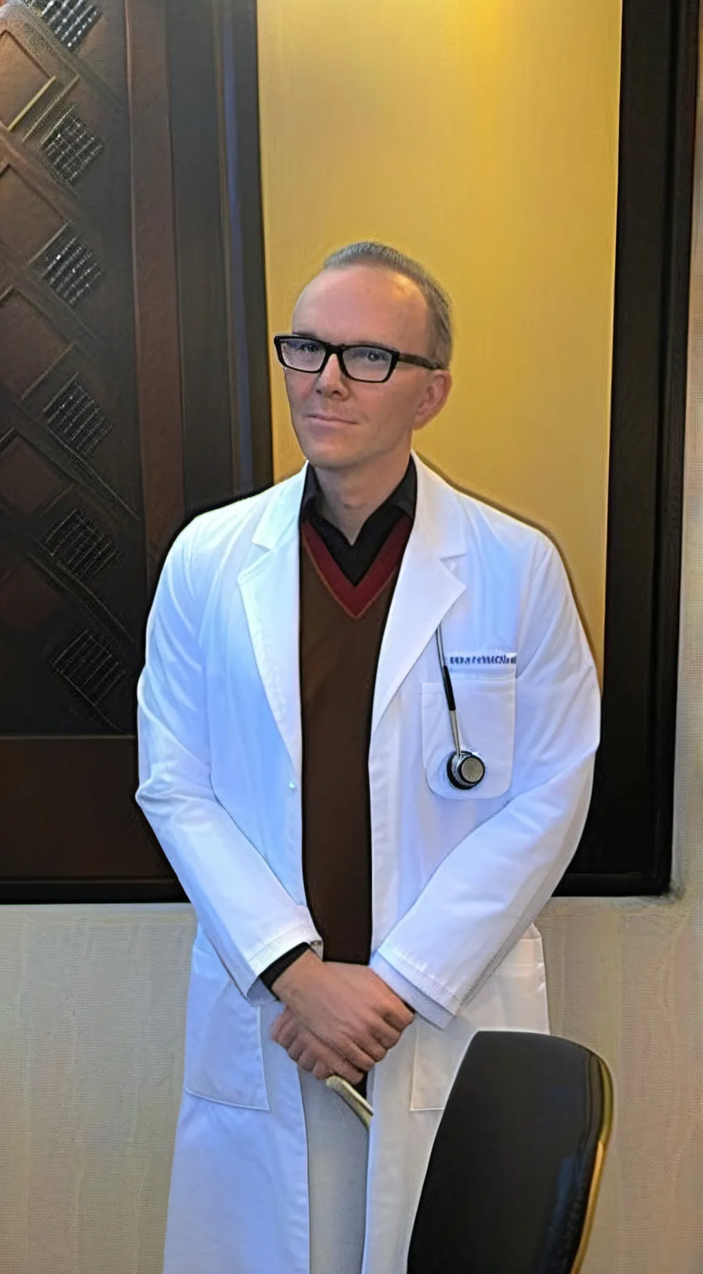 Talkie AI - Chat with Dr. Isaac Kleiner