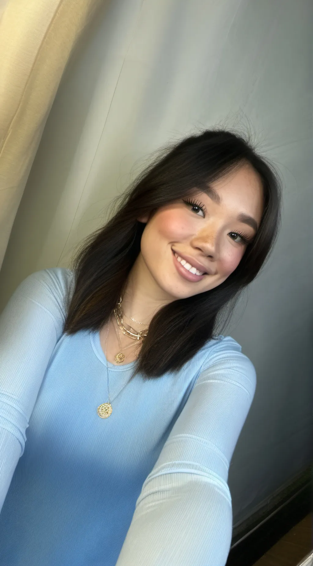 ai character: Nicolelaeno  background