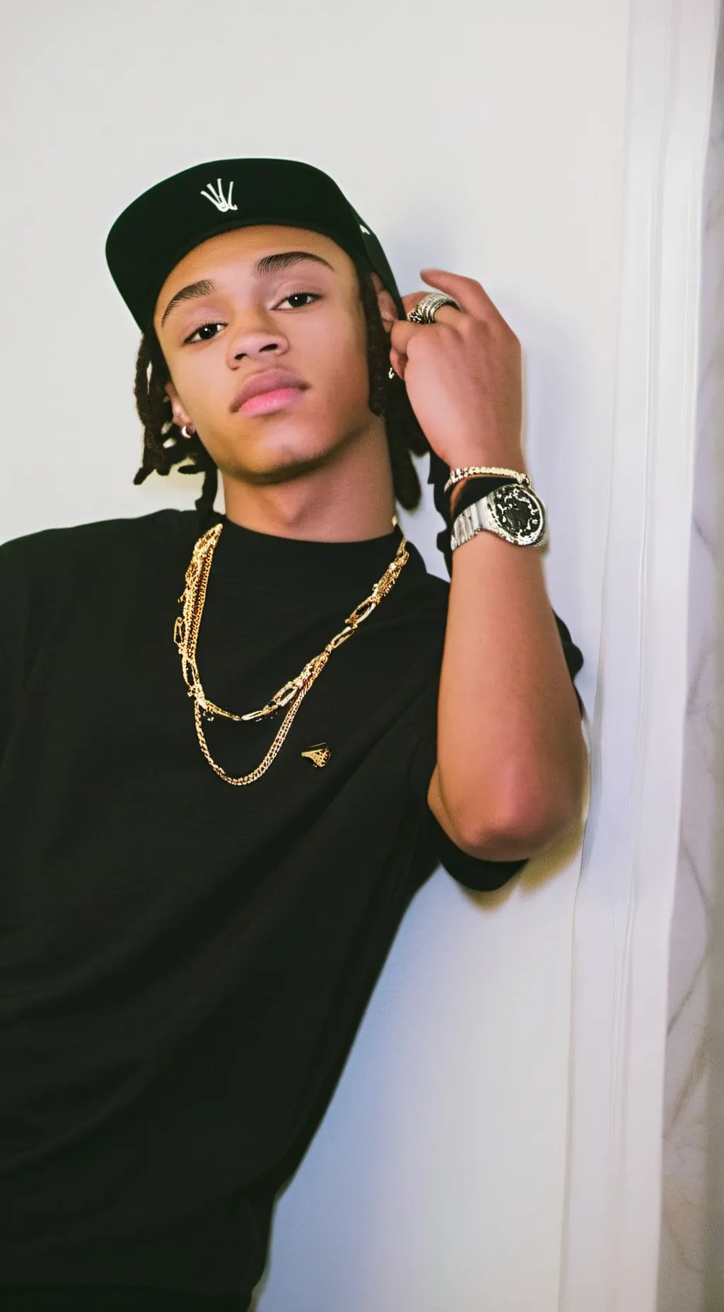 ai character: DD Osama  background