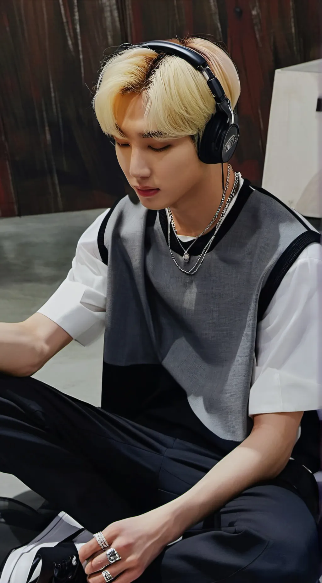 ai character: Felix background