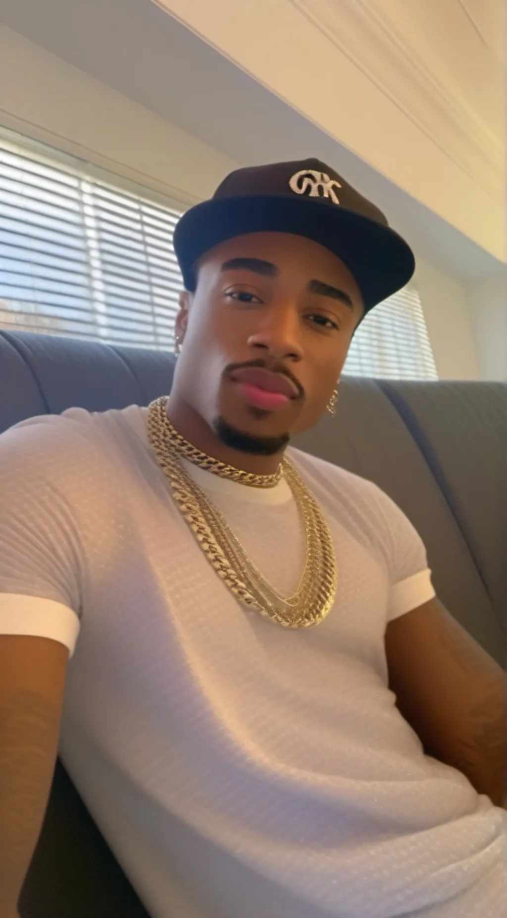 Talkie AI - Chat with Damon 