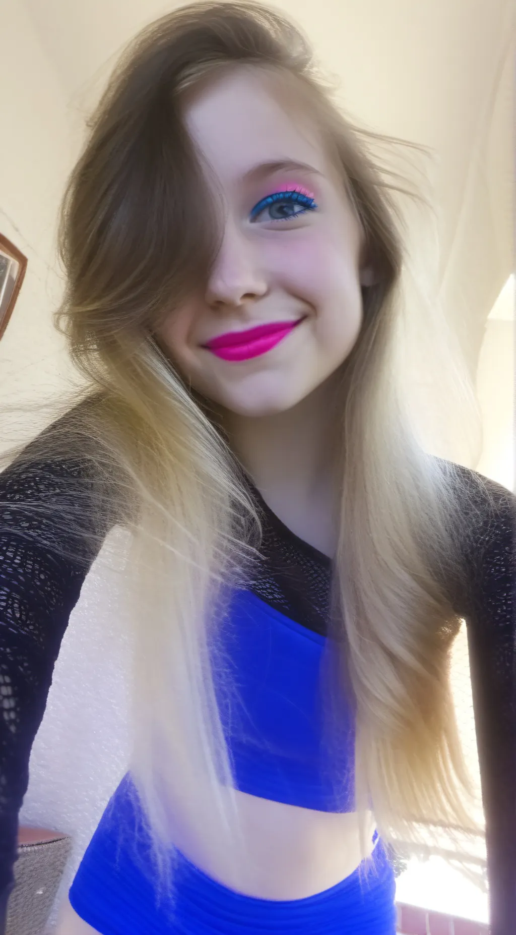 ai character: emma🥰 background