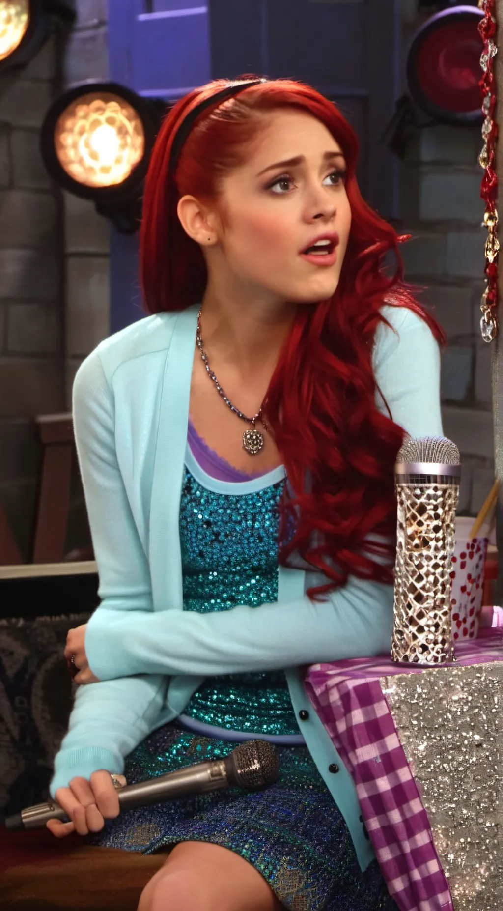 ai character: Cat Valentine background