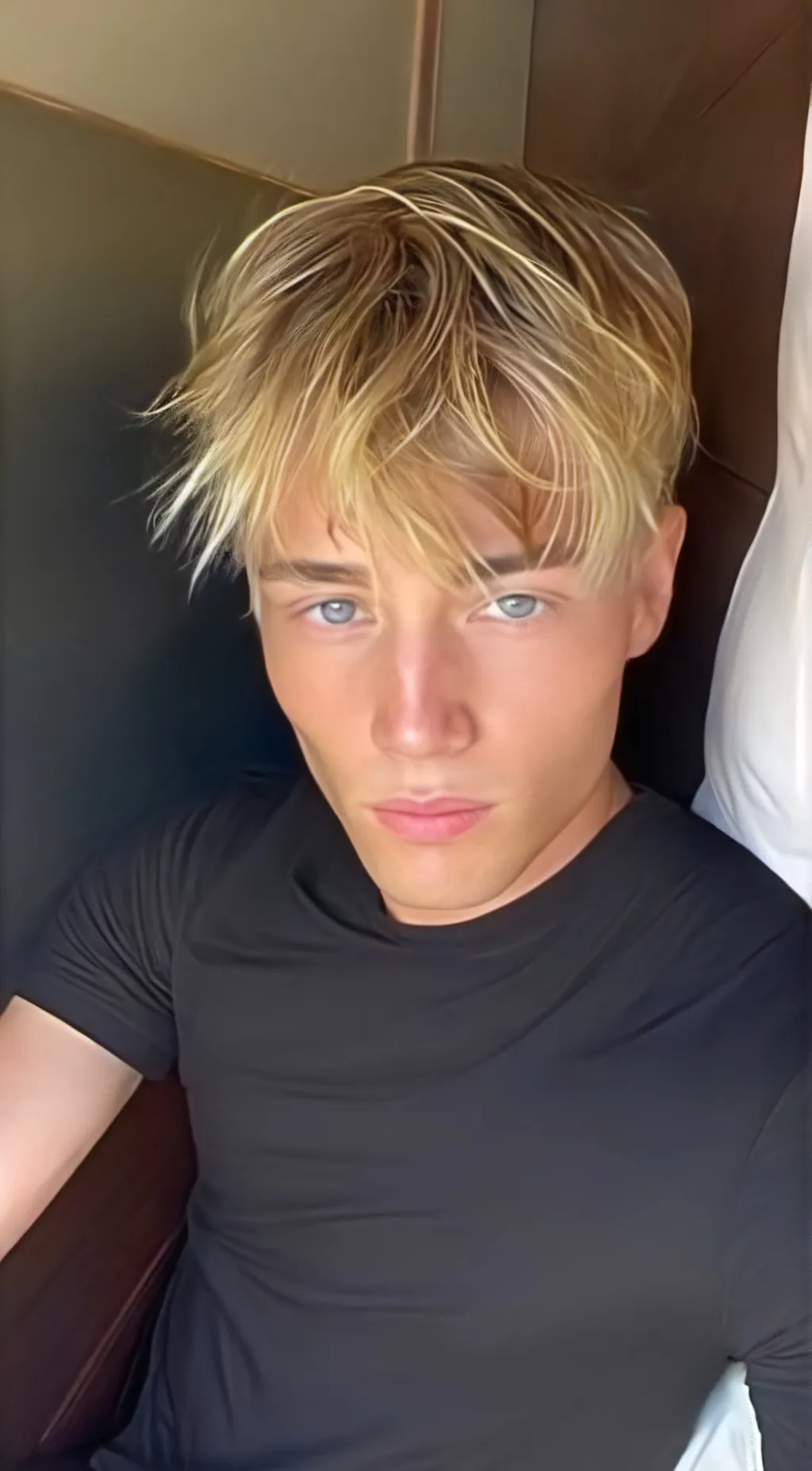 ai character: Nate Warner background