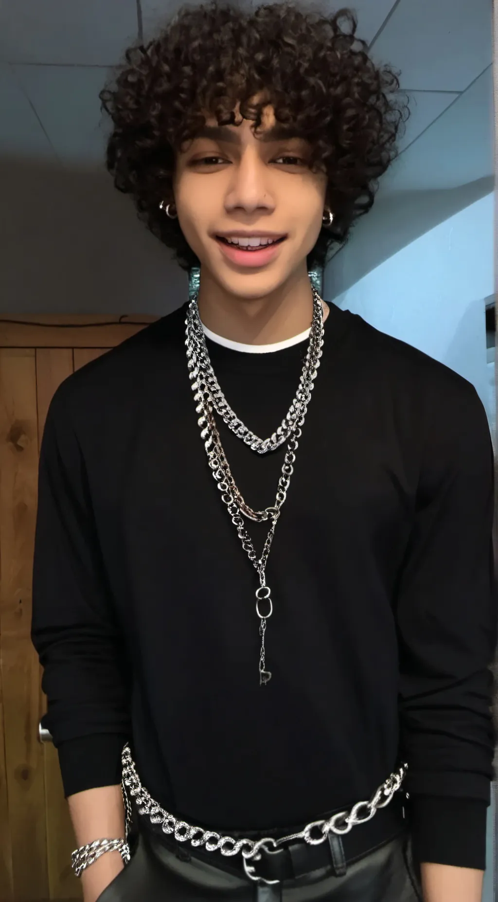 ai character: Enrique background